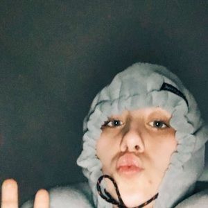 Meet your Posher, Chloe